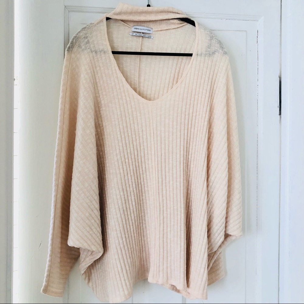 ⭐️URBAN OUTFITTERS⭐️CHOKER SWEATER